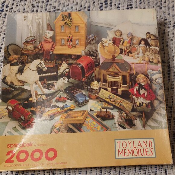 Toyland memories 2000 piece puzzle - Picture 1 of 7
